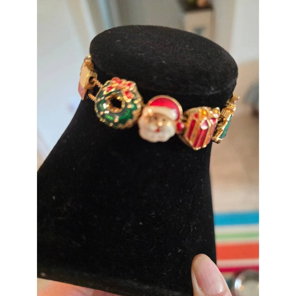 Whimsical Christmas Charm Bracelet VINTAGE AVON - Picture 3 of 6